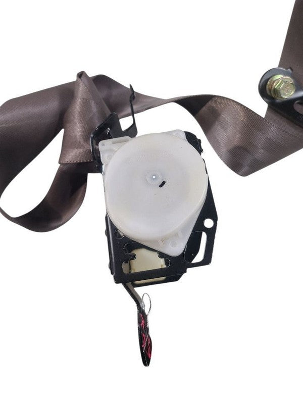 T100      1998 Seat Belt Rear 652964