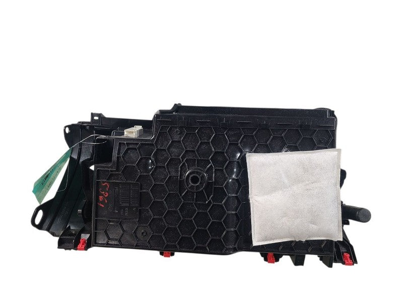 X5        2016 Glove Box 656284