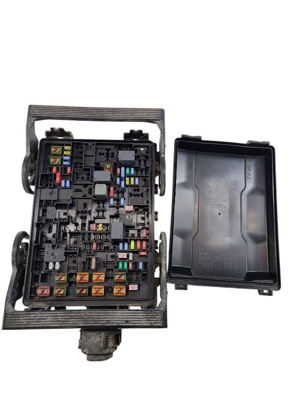 Fuse Box Engine Fits 15-20 ESCALADE 620975