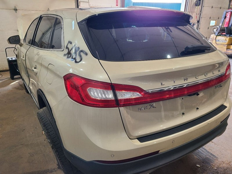 Driver Left Tail Light Quarter Mounted Fits 16-18 MKX 677064