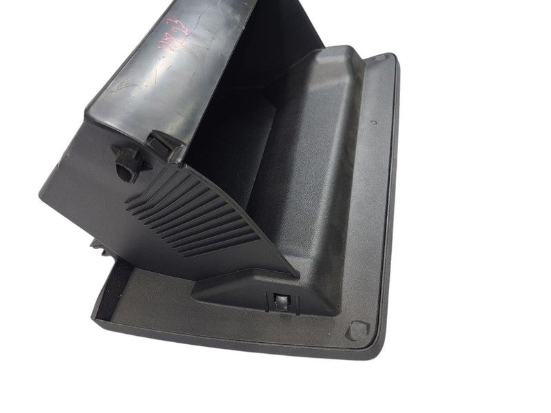 EQUINOX   2018 Glove Box 605367