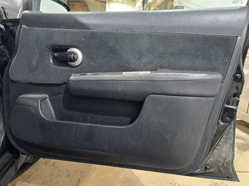 VERSA     2011 Front Door Trim Panel 605046