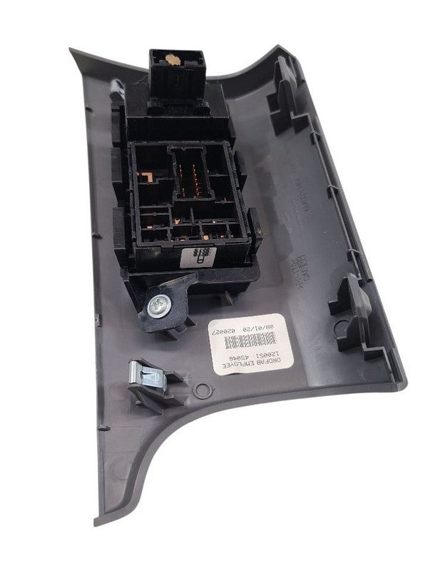 SILVRDO25 2004 Dash/Interior/Seat Switch 634343