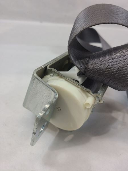 REAR CARAVAN   2010 Center Retractor Seat Belt Rear 562344