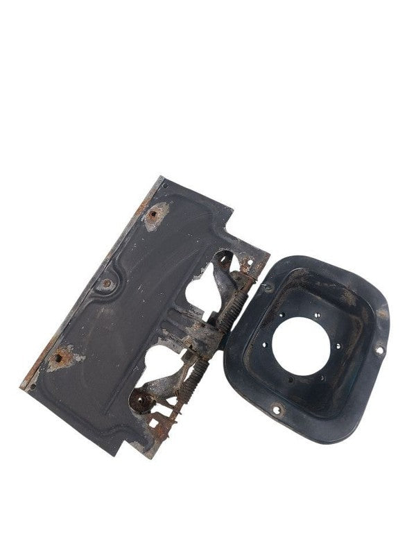 WRANGLER  1995 Fuel Filler Door 653043