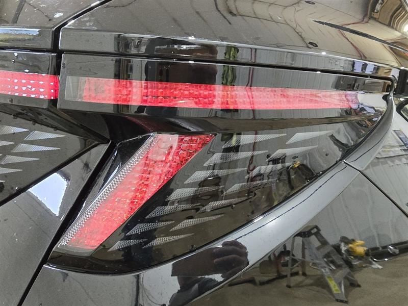 TUCSON    2022 LED Passenger Side, Quarter Mounted Tail Light 580894