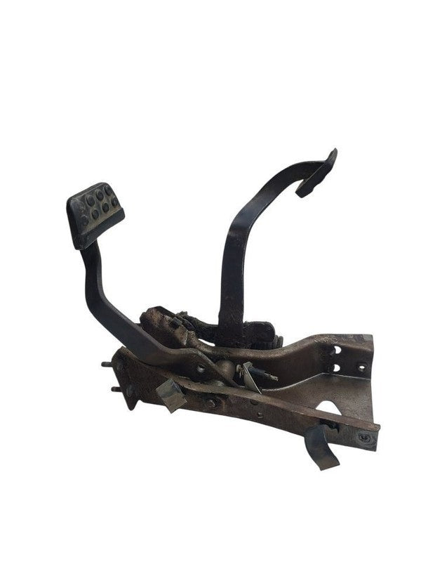DART      1963 Pedal Brake/Clutch 671264