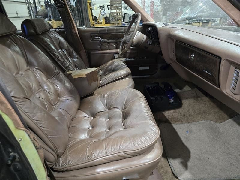 FRONT NEW YRK-R 1988 Passenger Side Buckle Seat Belt Front 581928