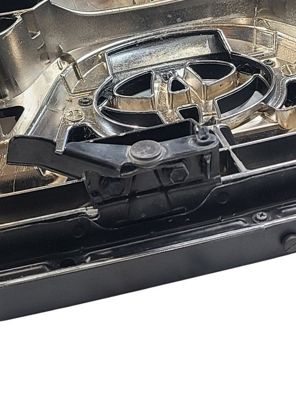 Grille Upper Chrome Fits 06-09 4 RUNNER 667334