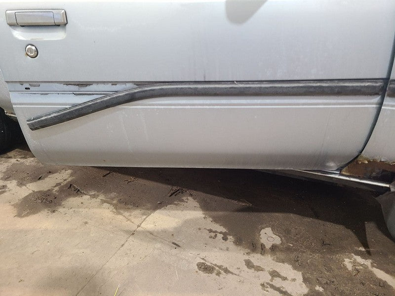 CAMRY     1990 Door Moulding Front 657224