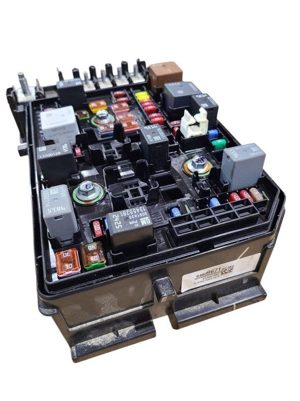 Fuse Box Engine Fits 18-22 EQUINOX 627369