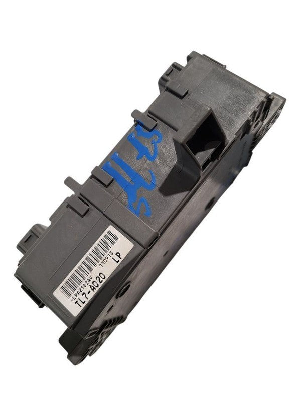 TSX       2012 Fuse Box Cabin 649135