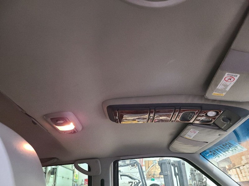 YUKON     1998 Headliner 664330