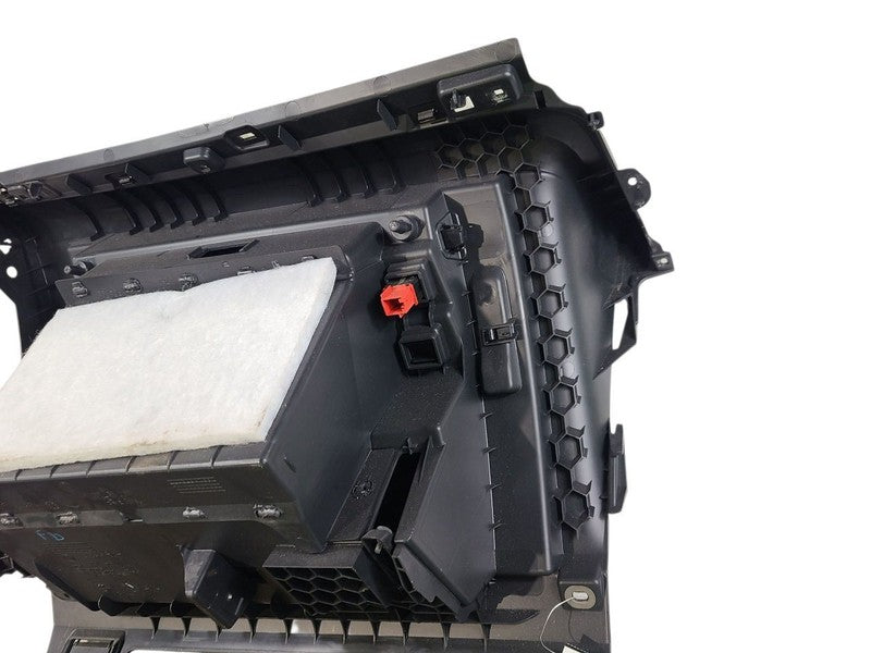 PASSAT    2022 Glove Box 637890