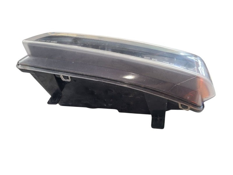 Driver Headlight Without Lower Body Cladding Fits 03-04 AVALANCHE 1500