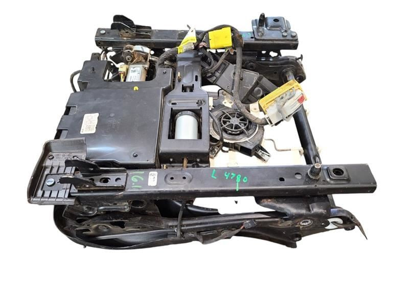 SILVRDO15 2017 Front Seat Track 600710