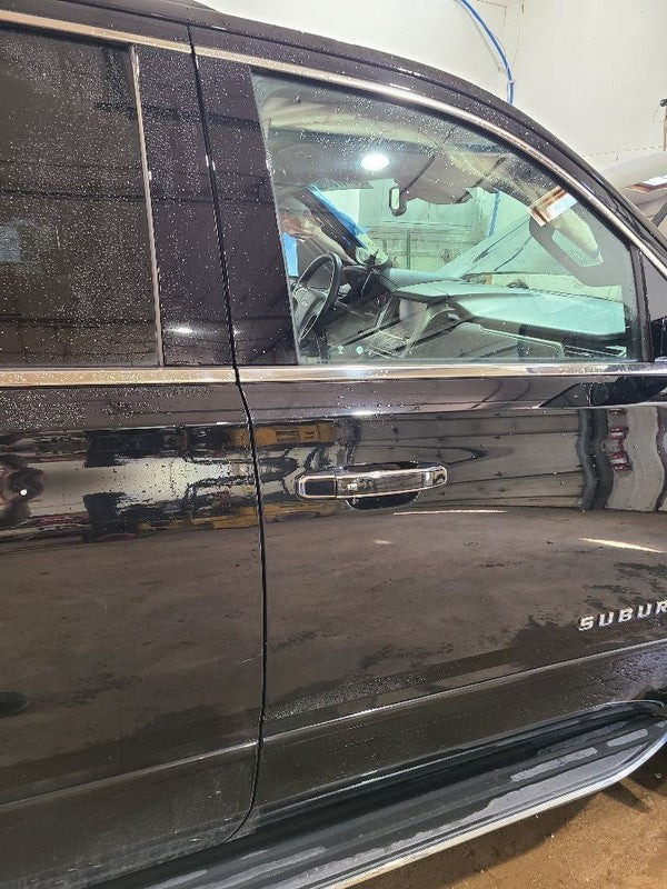 Passenger Right Front Door Fits 15-20 SUBURBAN 1500 662179