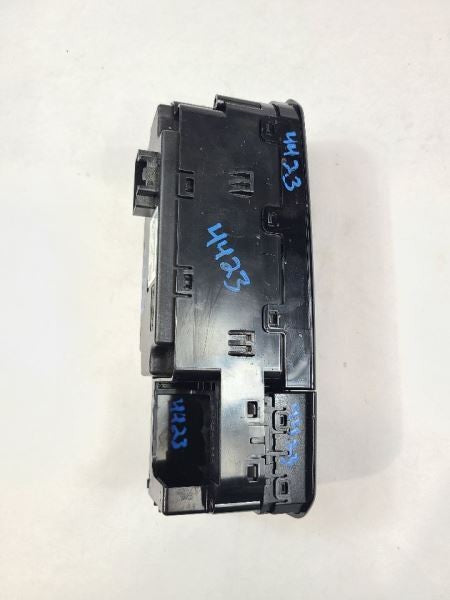 RAM15NEW  2020 Dash/Interior/Seat Switch 564631