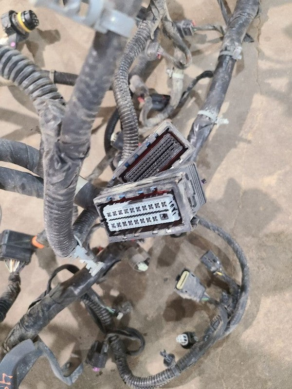 SUBURBN15 2015 Engine Wire Harness 620977