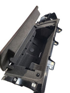 MACAN     2015 Glove Box 661476