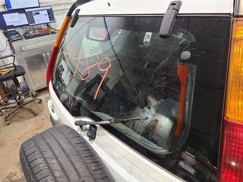 Back Glass Without Privacy Tint Fits 02-06 CR-V 570926