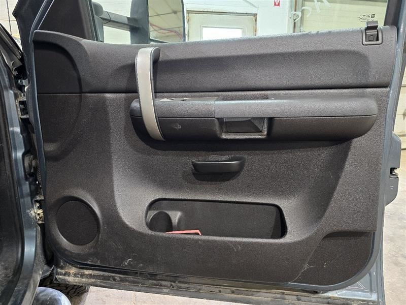 SILV25NEW 2007 Front Door Trim Panel 596353