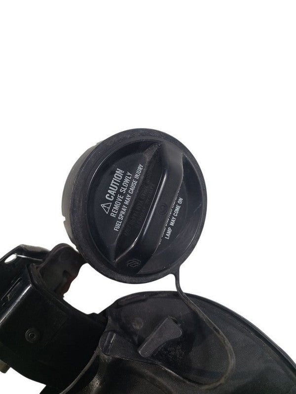 SC430     2002 Fuel Filler Door 657810