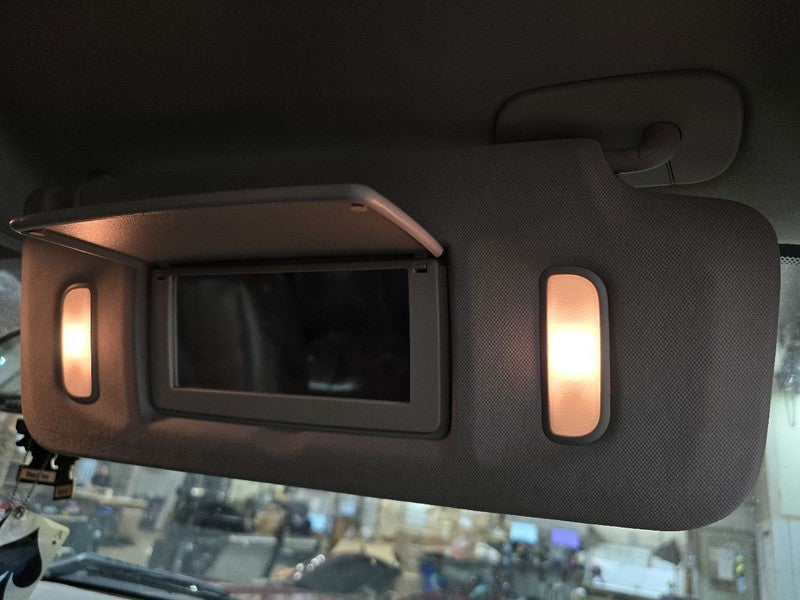 Passenger Right Sun Visor Illuminated Fits 07-14 ESCALADE 635008