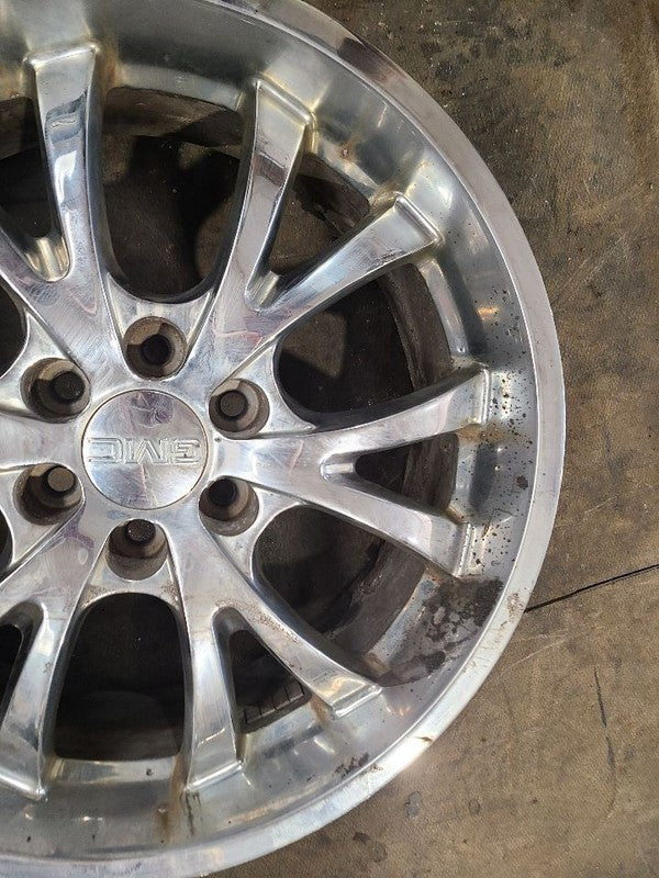 YUKONXL15 2014 Rare 22" 6 V Spoke Wheel 88967764    R639585