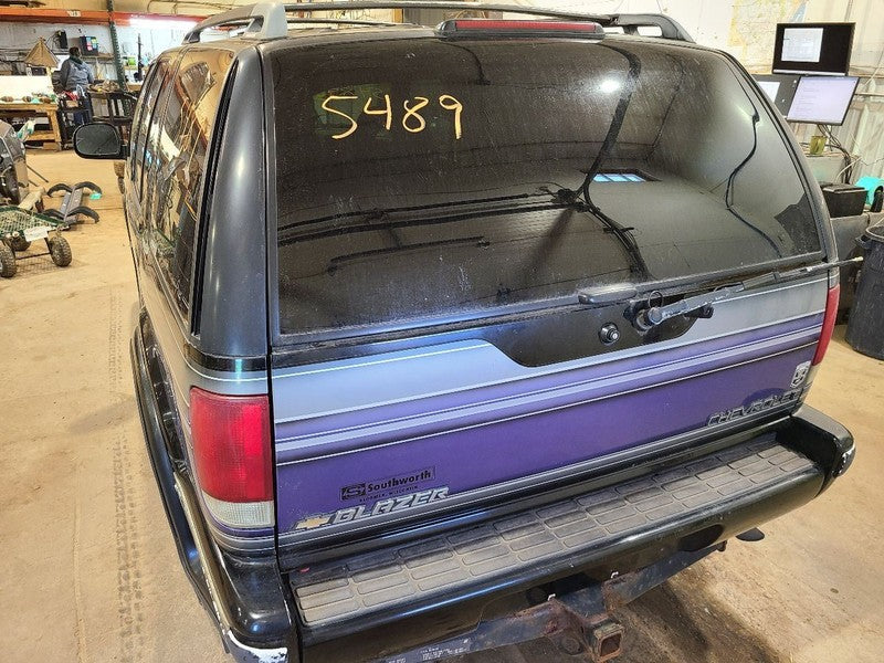Trunk/Hatch/Tailgate Lower With Wiper Fits 95-05 BLAZER S10/JIMMY S15 