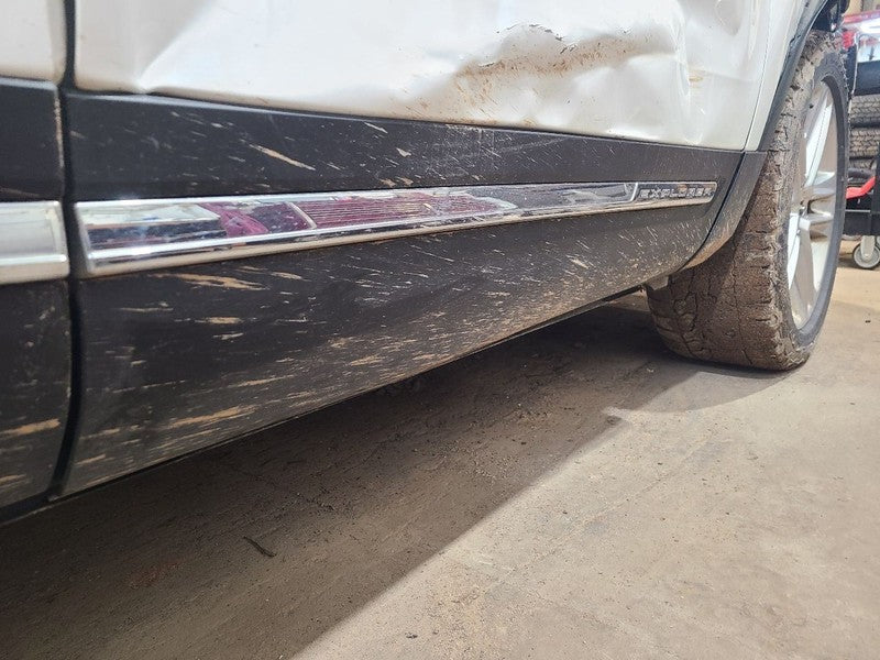 EXPLORER  2016 Door Moulding Front 666134