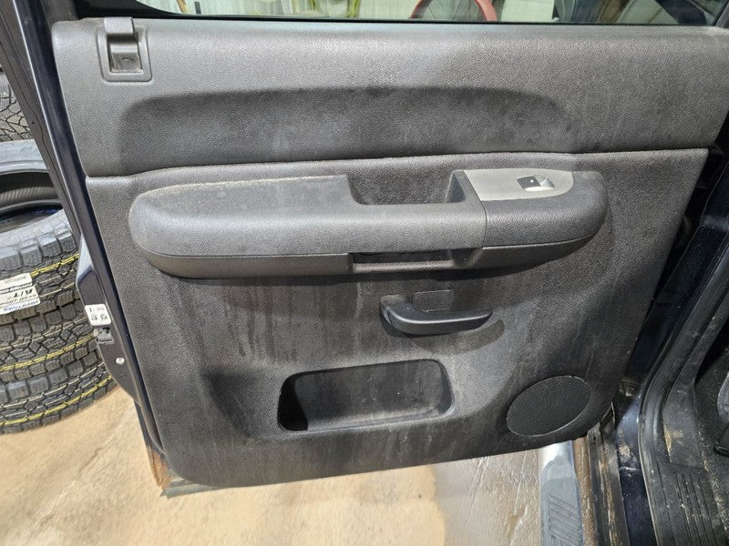 SILV15NEW 2007 Door Trim Panel Rear 640979