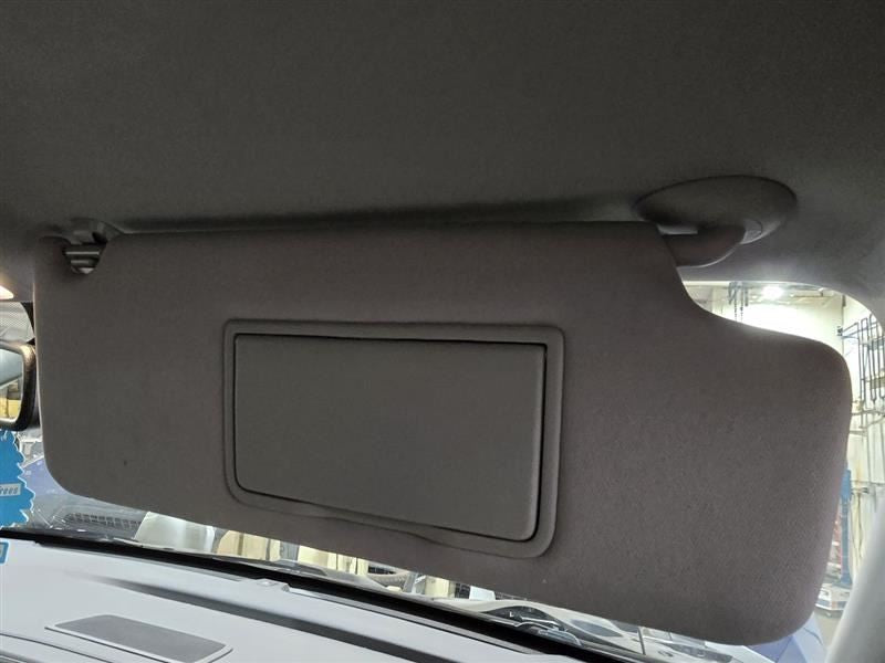Passenger Right Sun Visor With Illumination Fits 16-19 PILOT 608373