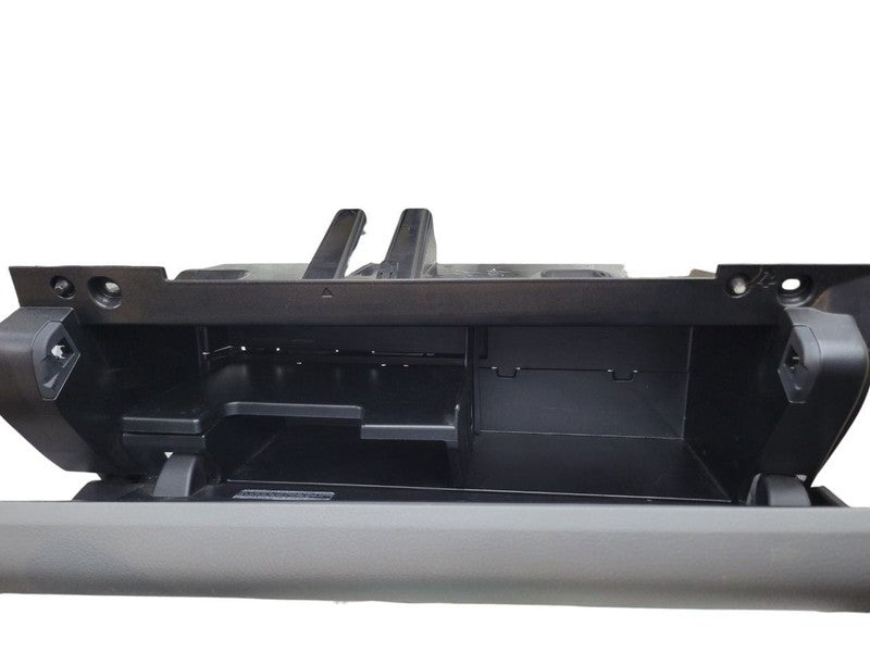 TUNDRA    2010 Glove Box 676607
