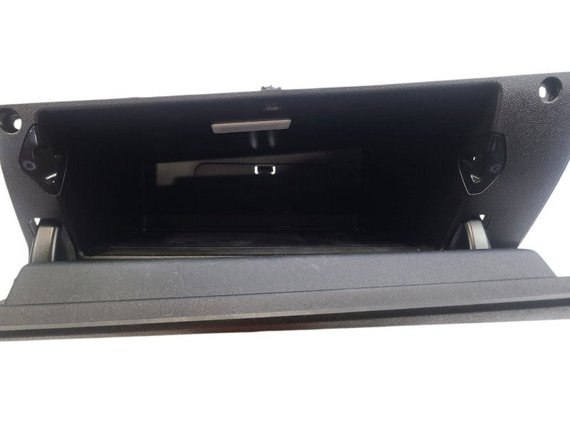COUNTRYMA 2019 Glove Box 674703