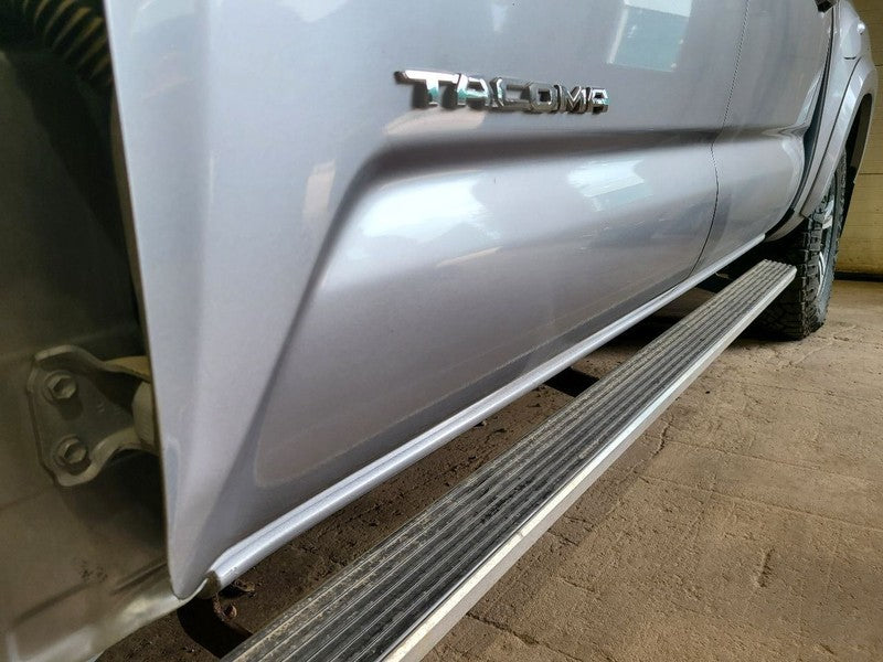 Driver Front Door With Automatic Up And Down Window Fits 16-23 TACOMA 