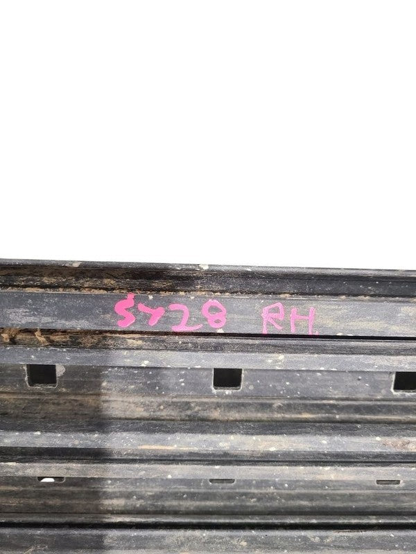 H3        2006 Running Board 679852