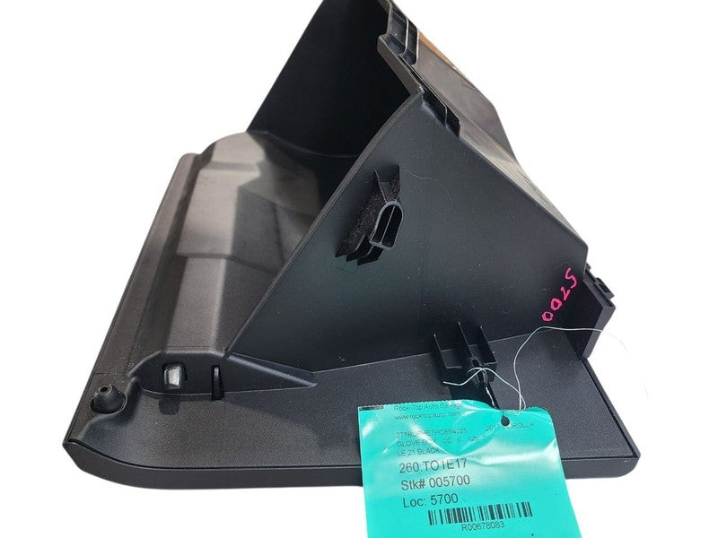 COROLLA   2017 Glove Box 678083