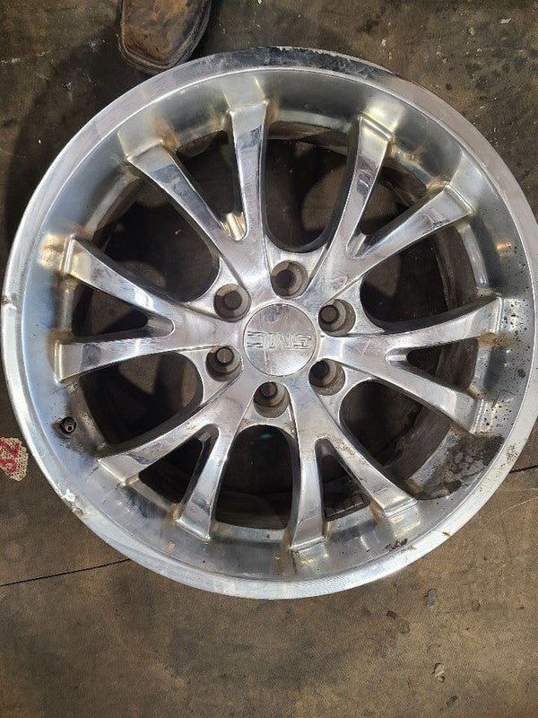 YUKONXL15 2014 Rare 22" 6 V Spoke Wheel 88967764    R639585
