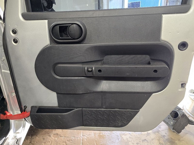 WRANGLER  2008 Front Door Trim Panel 648173