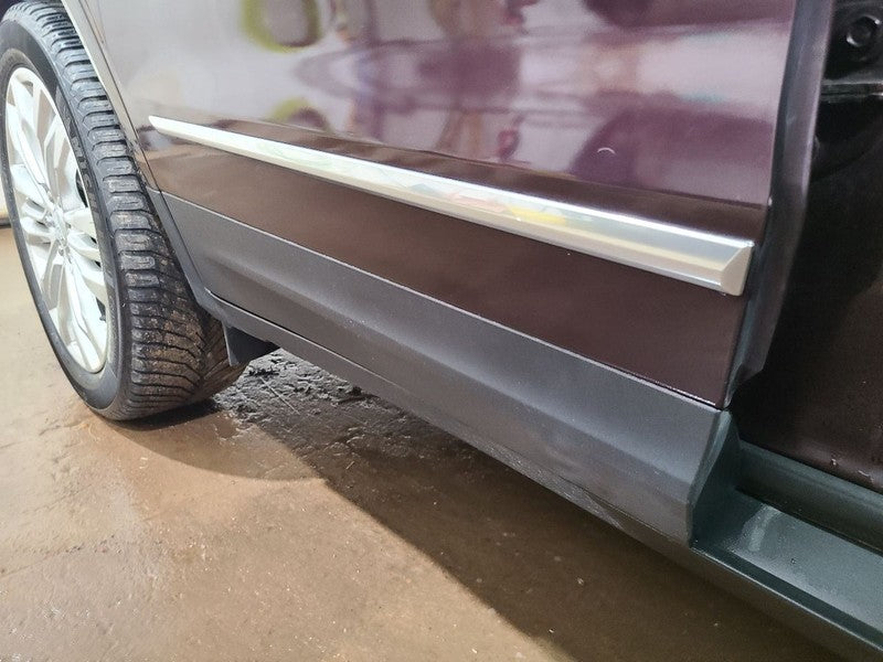 Passenger Right Rear Side Door Fits 17-24 XT5 662596