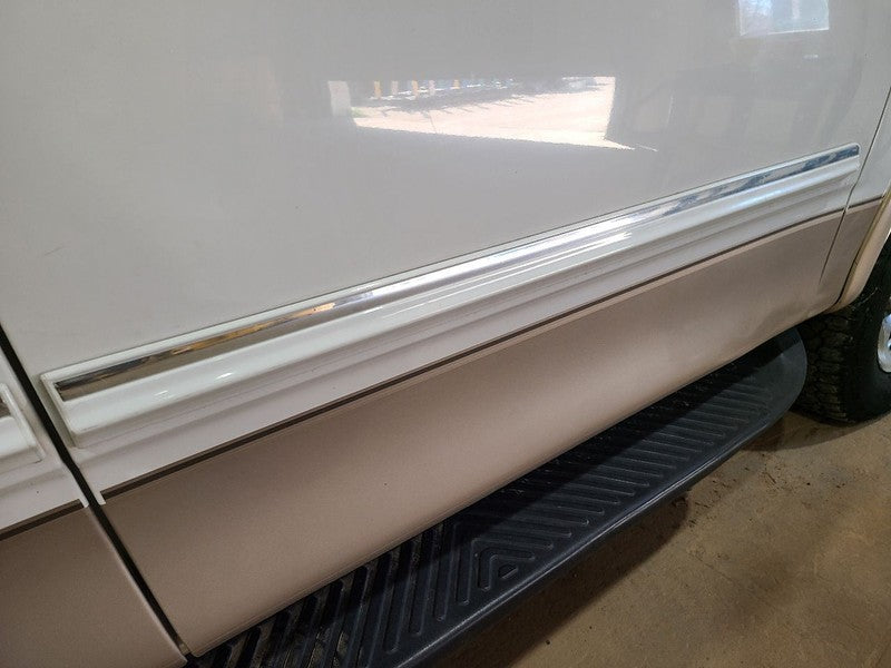 F150      1998 Door Moulding Front 663125
