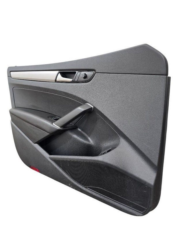 PASSAT    2022 Front Door Trim Panel 637868