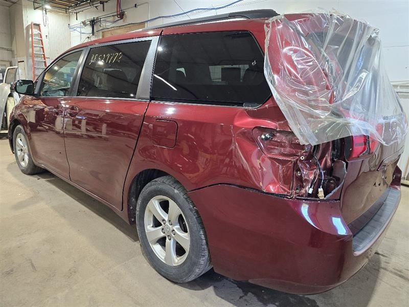 SIENNA    2017 Seat Belt Rear 588099