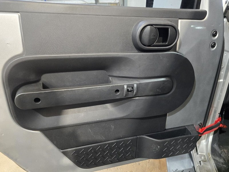 WRANGLER  2008 Front Door Trim Panel 648172