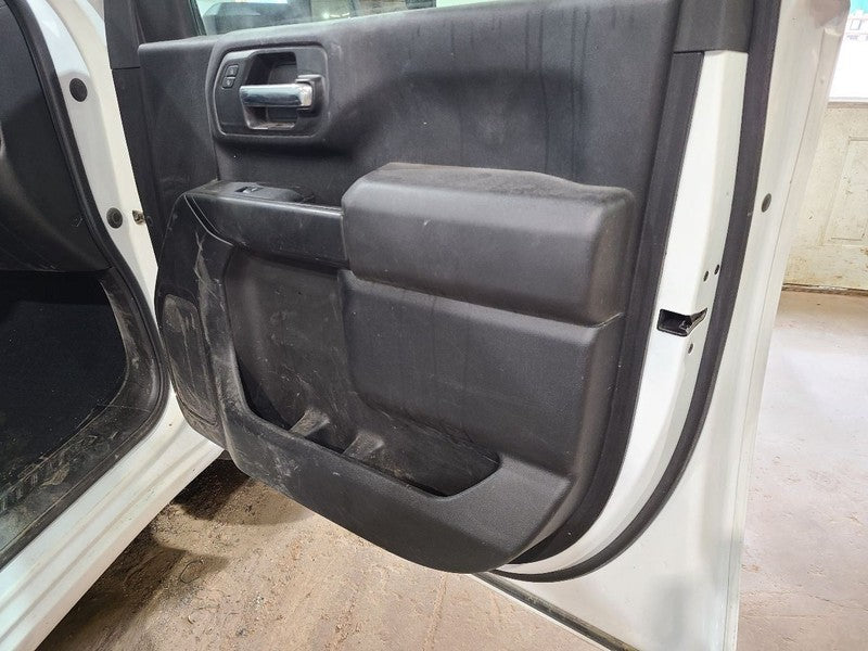 Passenger Front Door Crew Cab Fits 20-26 SILVERADO 2500 PICKUP 675364