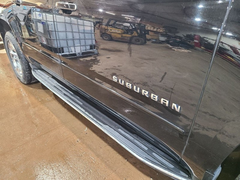 Passenger Right Front Door Fits 15-20 SUBURBAN 1500 662179