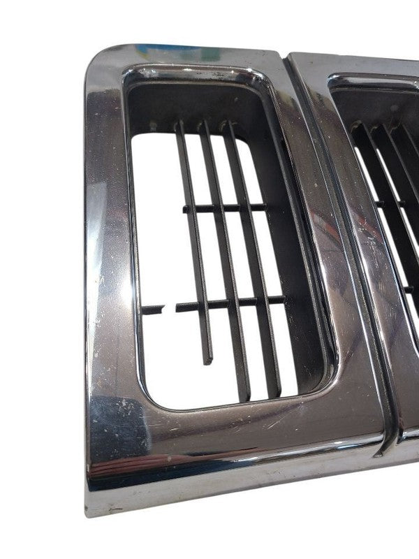 Grille Vertical Bars Grille Chrome Fits 96-98 GRAND CHEROKEE 672497