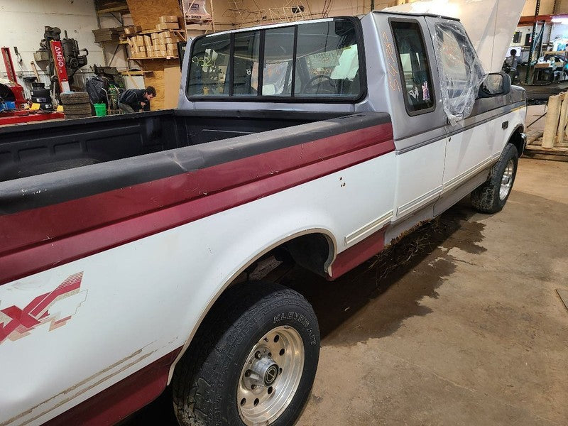 TFORD150  1995 Front Door Trim Panel 664058