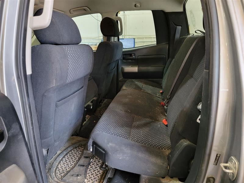 TUNDRA    2008 Owners Manual 552136